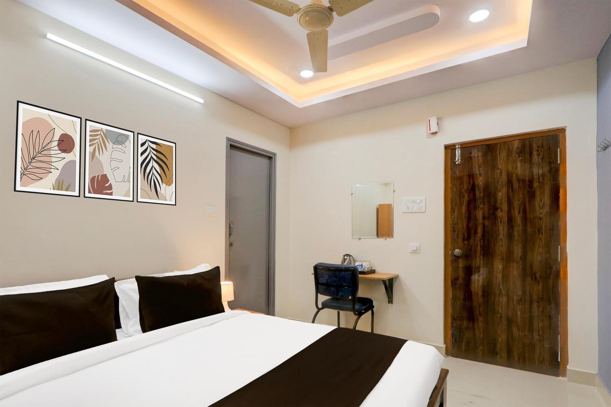 Super Townhouse Nanak Ram Guda Near Waverock Sez Гайдарабад Екстер'єр фото